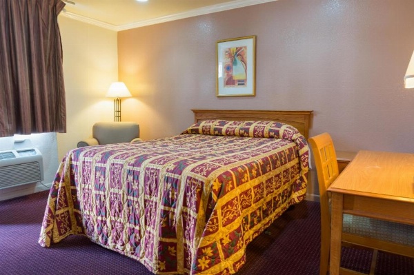 Mission Motel image 5